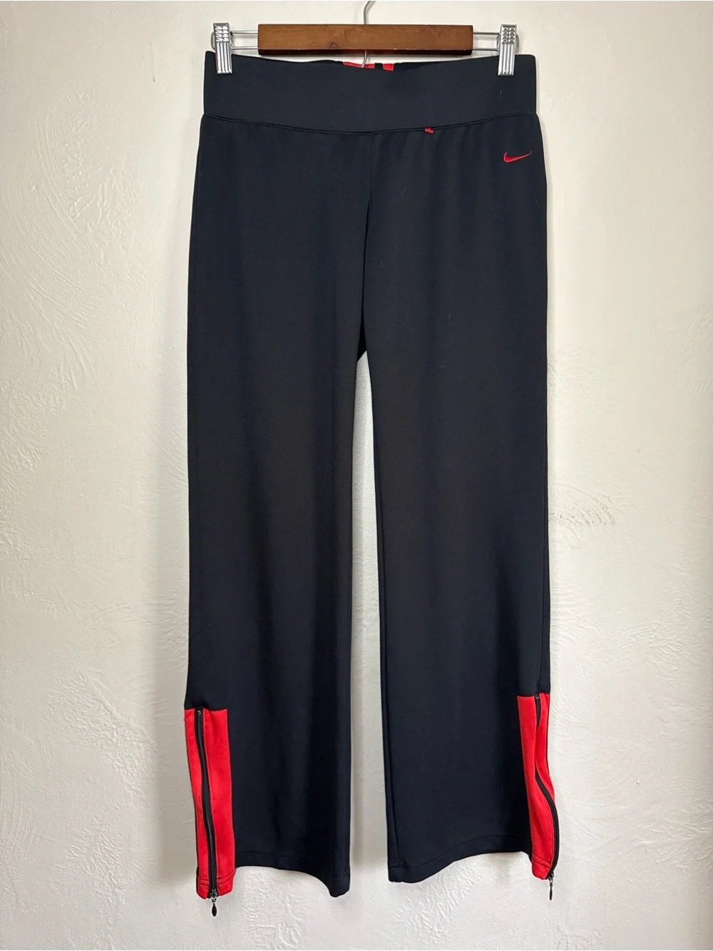 Nike Black Wide Leg‎ Athletic Pants Red Zip Hem Size S Grey Tag